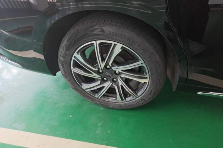 Used SAIC MAXUS G90 2022 2.0T Interstellar Seven-Seater Right Rear Wheel Hub