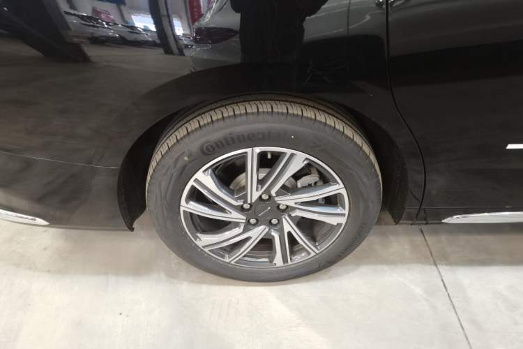 Used SAIC MAXUS G90 2022 2.0T Interstellar Flagship Edition Right Rear Wheel Hub