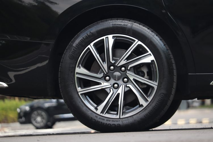 Used SAIC MAXUS G90 2022 2.0T Interstellar Six-Seater Edition Right Rear Wheel Hub