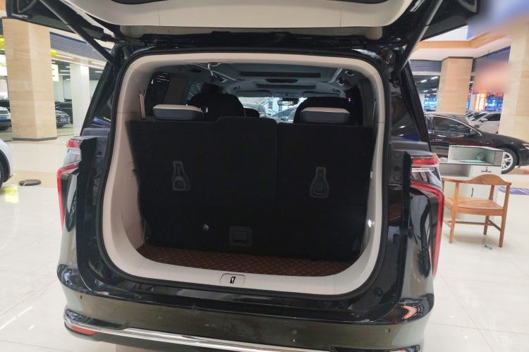 Used SAIC MAXUS G90 2022 2.0T Interstellar Seven-Seater Trunk
