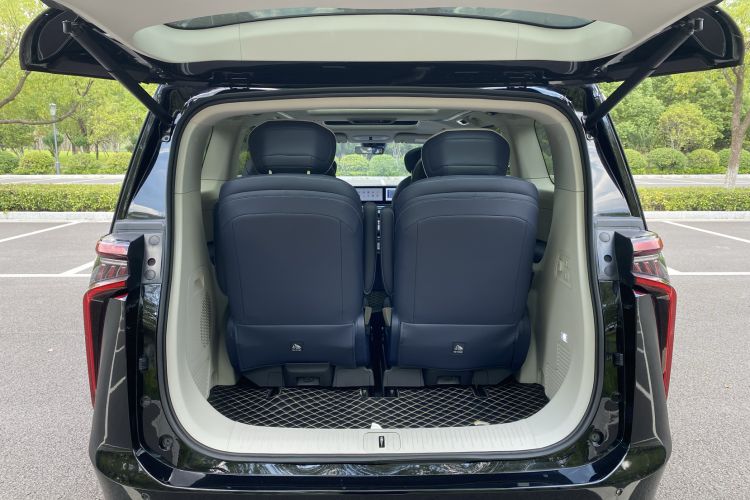 Used SAIC MAXUS G90 2022 2.0T Interstellar Six-Seater Edition Trunk