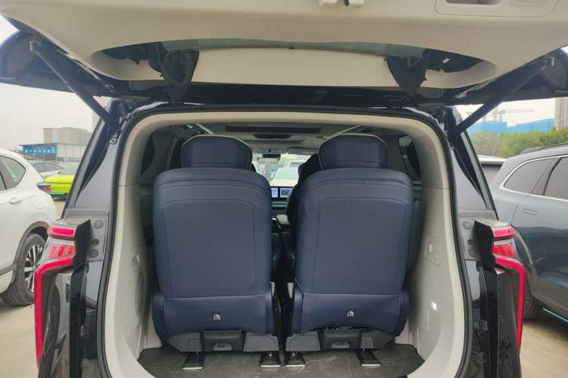 Used SAIC MAXUS G90 2022 2.0T Interstellar Six-Seater Edition Trunk