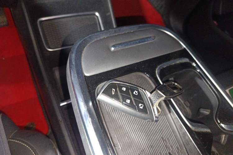 Used SAIC MAXUS G90 2022 2.0T Galaxy Seven-Seater Version Vehicle Key
