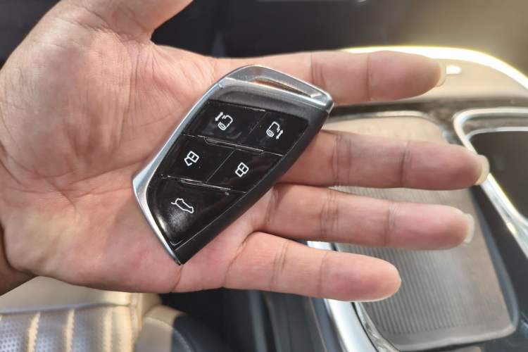 Used SAIC MAXUS G90 2022 2.0T Interstellar Seven-Seater Vehicle Key