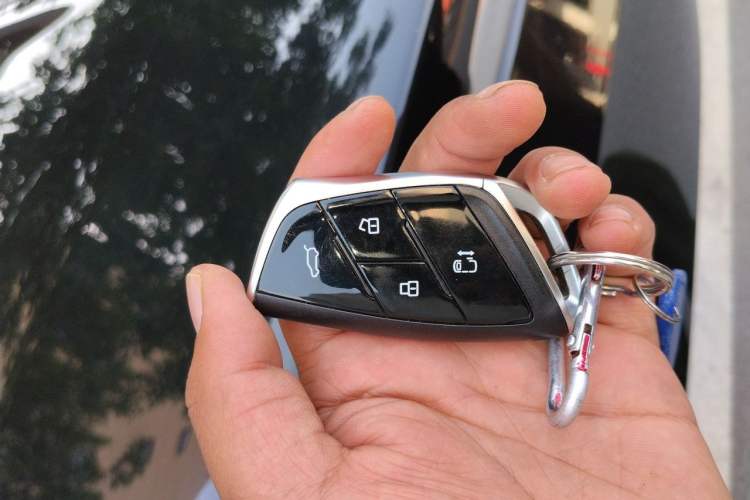 Used SAIC MAXUS G90 2022 2.0T Starry Seven-Seater Vehicle Key