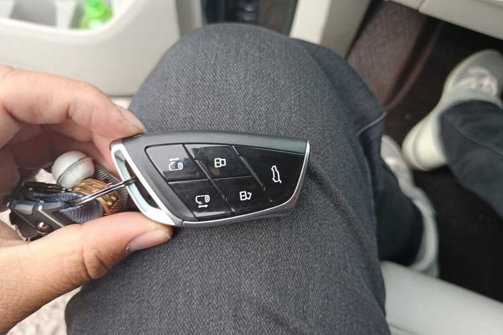 Used SAIC MAXUS G90 2022 2.0T Xingyun Seven-Seater Version Vehicle Key