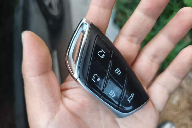 Used SAIC MAXUS G90 2022 2.0T Xingyun Seven-Seater Version Vehicle Key