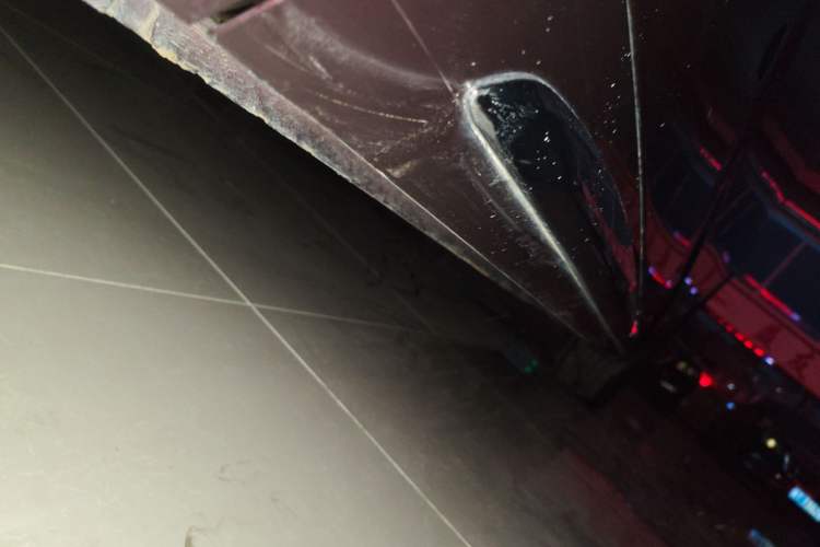 Used SAIC MAXUS G90 2022 2.0T Interstellar Seven-Seater Right Side Sill