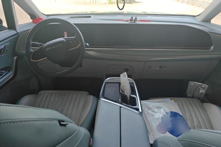 Used SAIC MAXUS G90 2022 2.0T Interstellar Seven-Seater Center Console