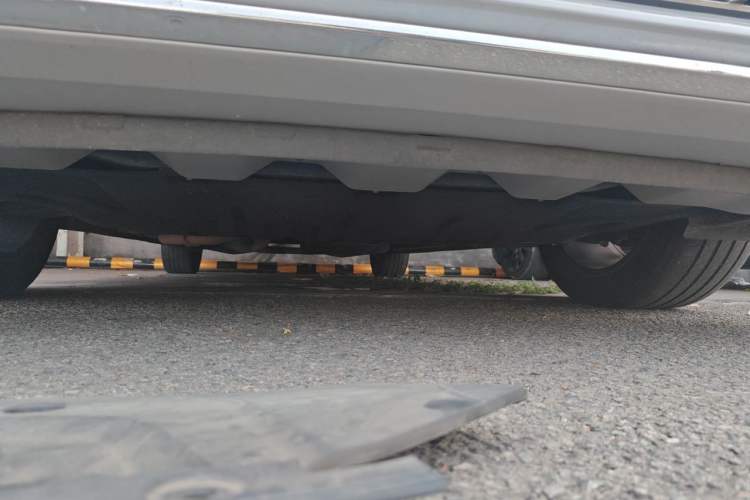 Used SAIC MAXUS G90 2022 2.0T Interstellar Seven-Seater Chassis Front