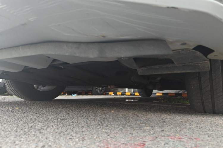 Used SAIC MAXUS G90 2022 2.0T Interstellar Seven-Seater Chassis Front Left
