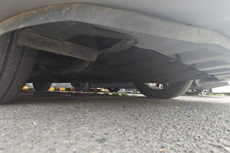 Used SAIC MAXUS G90 2022 2.0T Interstellar Seven-Seater Chassis Front Right