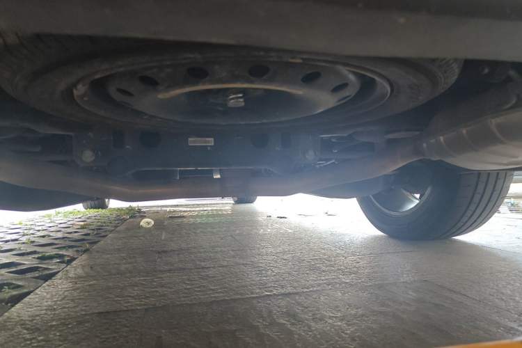 Used SAIC MAXUS G90 2022 2.0T Interstellar Seven-Seater Chassis Rear