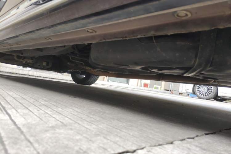 Used SAIC MAXUS G90 2022 2.0T Interstellar Seven-Seater Chassis Rear Left