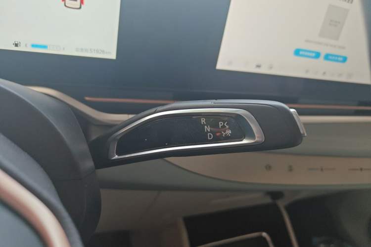 Used SAIC MAXUS G90 2022 2.0T Interstellar Seven-Seater Gear Lever