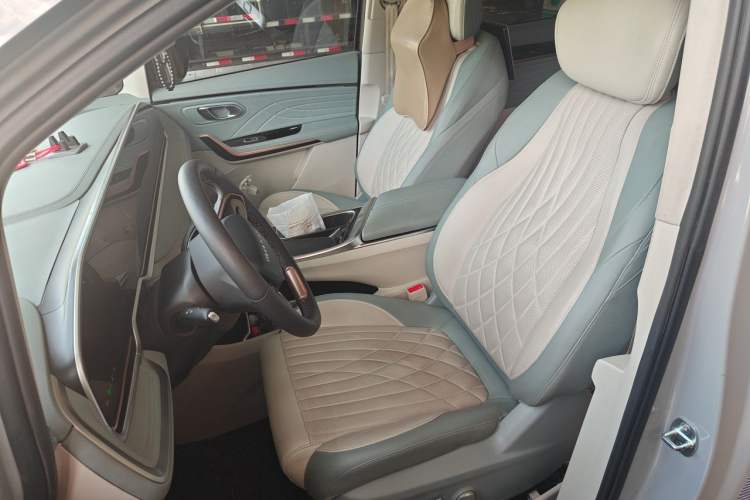Used SAIC MAXUS G90 2022 2.0T Interstellar Seven-Seater Left Front Seat