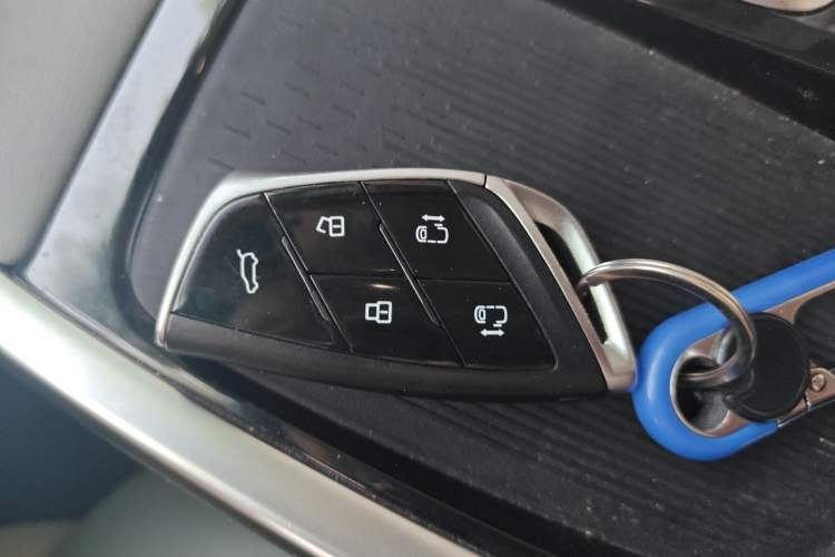 Used SAIC MAXUS G90 2022 2.0T Interstellar Seven-Seater Vehicle Key