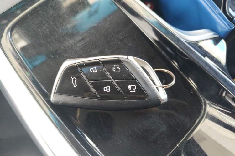 Used SAIC MAXUS G90 2022 2.0T Interstellar Seven-Seater Vehicle Key
