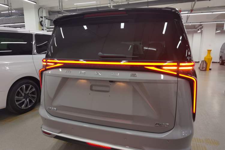 Used SAIC MAXUS G90 2022 2.0T Galaxy Seven-Seater Version Exterior 4