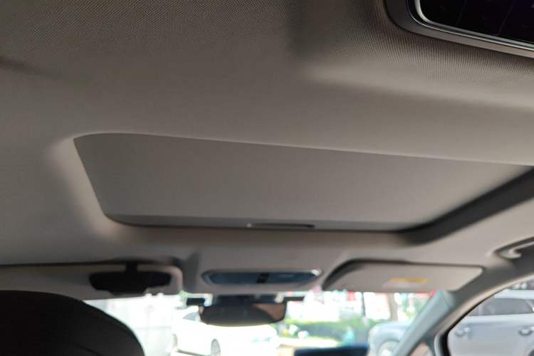 Used SAIC MAXUS G90 2022 2.0T Xingyun Seven-Seater Version Headliner