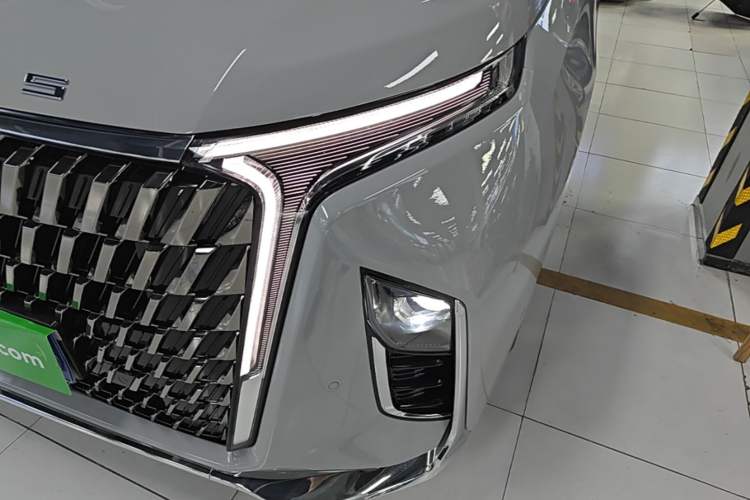 Used SAIC MAXUS G90 2022 2.0T Interstellar Six-Seater Edition Left Front Headlight