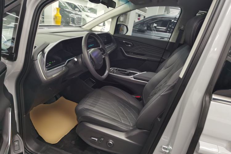 Used SAIC MAXUS G90 2022 2.0T Galaxy Seven-Seater Version Left Front Seat