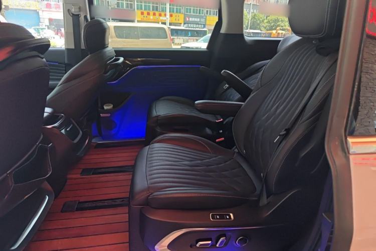 Used SAIC MAXUS G90 2022 2.0T Xingyun Seven-Seater Version Left Rear Seat
