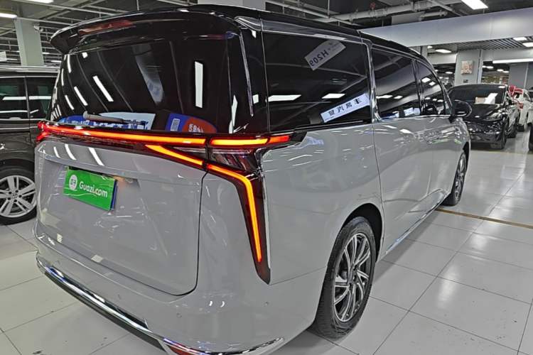 Used SAIC MAXUS G90 2022 2.0T Interstellar Six-Seater Edition Rear Right 45 Deg