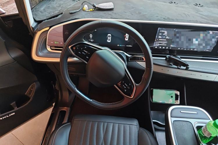 Used SAIC MAXUS G90 2022 2.0T Xingyun Seven-Seater Version Steering Wheel