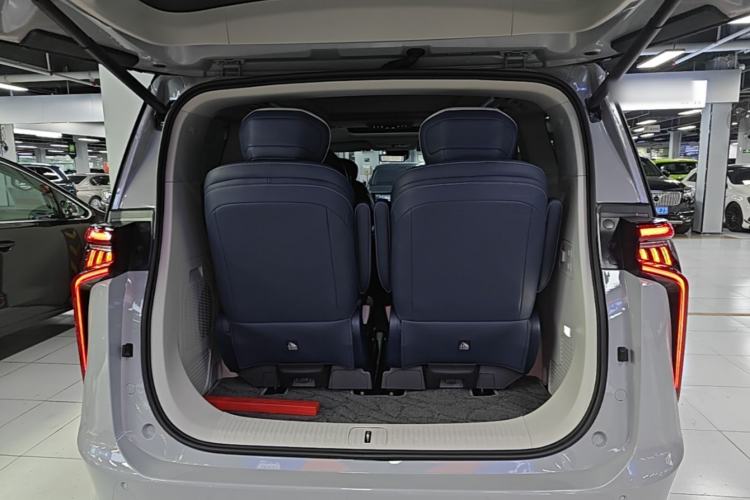 Used SAIC MAXUS G90 2022 2.0T Interstellar Six-Seater Edition Trunk