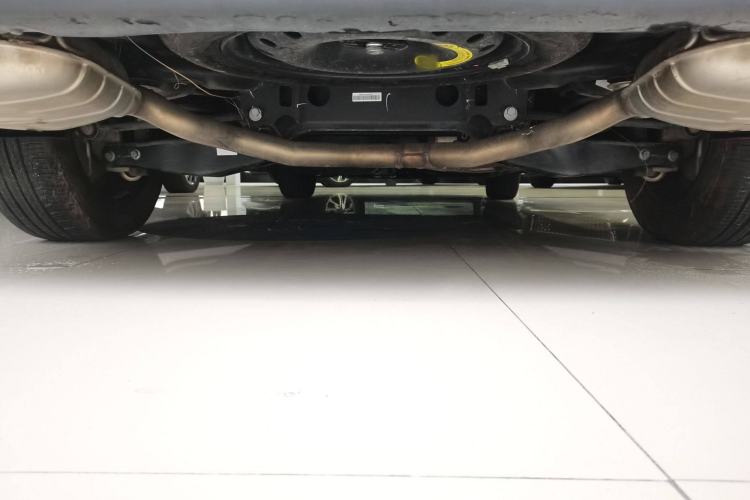 Used SAIC MAXUS G90 2022 2.0T Galaxy Seven-Seater Version Chassis Rear