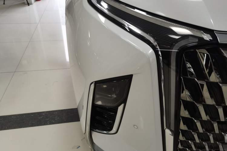 Used SAIC MAXUS G90 2022 2.0T Galaxy Seven-Seater Version Right Front Headlight