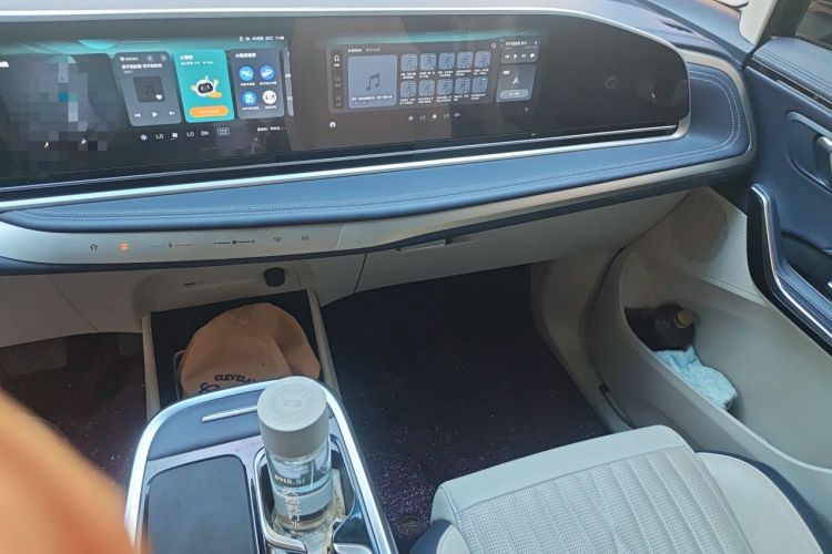 Used SAIC MAXUS G90 2022 2.0T Xingyun Seven-Seater Version Audio And AC Panel