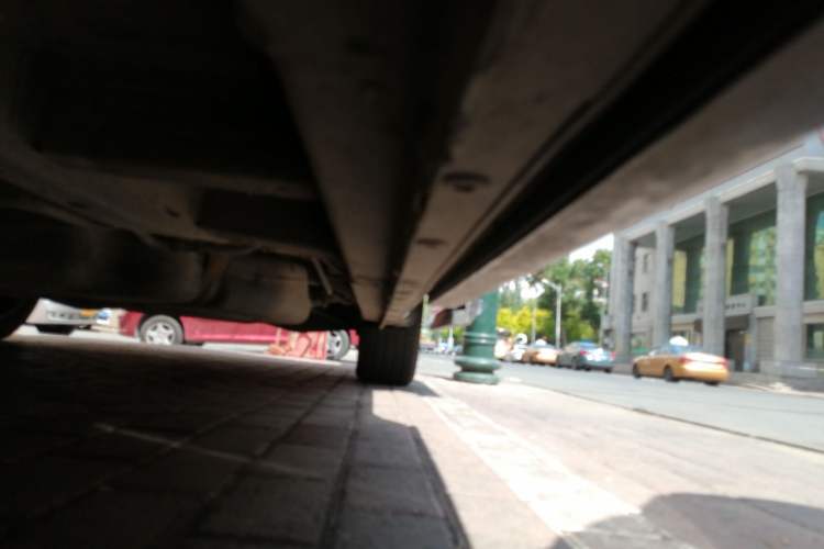 Used SAIC MAXUS G90 2022 2.0T Xingyun Seven-Seater Version Chassis Front Left