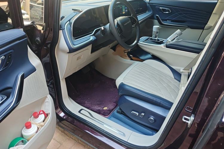 Used SAIC MAXUS G90 2022 2.0T Xingyun Seven-Seater Version Driver Seat