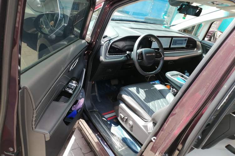 Used SAIC MAXUS G90 2022 2.0T Xingyun Seven-Seater Version Driver Seat