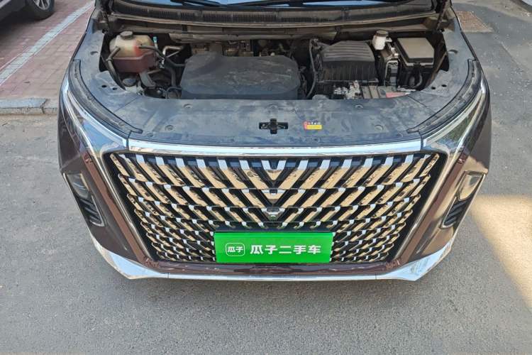 Used SAIC MAXUS G90 2022 2.0T Xingyun Seven-Seater Version Engine Bay