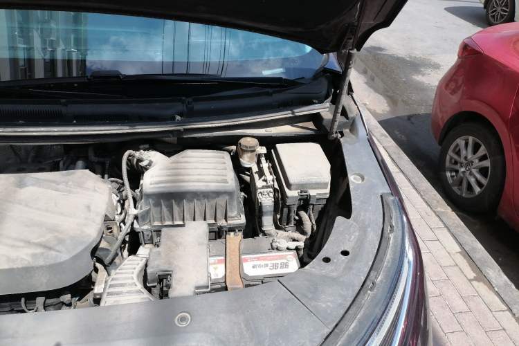 Used SAIC MAXUS G90 2022 2.0T Xingyun Seven-Seater Version Engine Bay Left