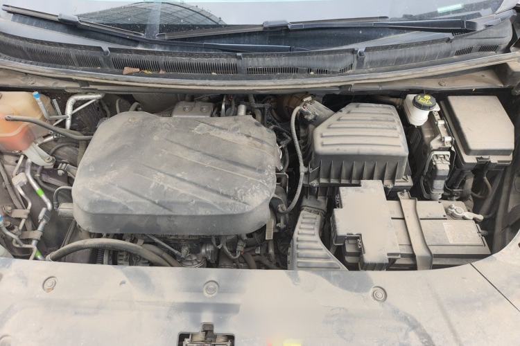 Used SAIC MAXUS G90 2022 2.0T Galaxy Seven-Seater Version Engine Bay