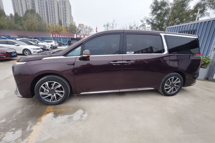 Used SAIC MAXUS G90 2022 2.0T Interstellar Seven-Seater Exterior 3