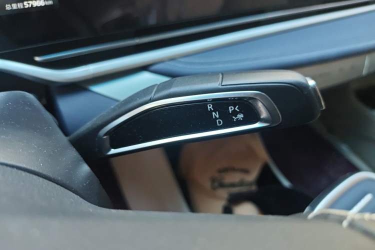 Used SAIC MAXUS G90 2022 2.0T Xingyun Seven-Seater Version Gear Lever