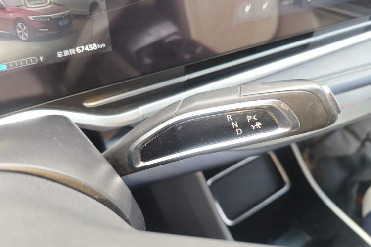 Used SAIC MAXUS G90 2022 2.0T Interstellar Seven-Seater Gear Lever