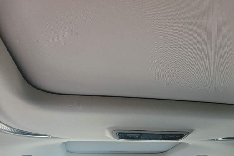 Used SAIC MAXUS G90 2022 2.0T Xingyun Seven-Seater Version Headliner