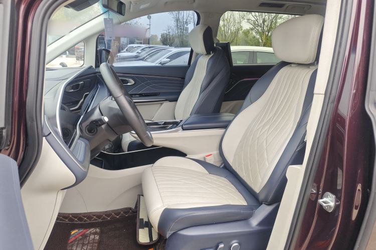 Used SAIC MAXUS G90 2022 2.0T Interstellar Seven-Seater Left Front Seat