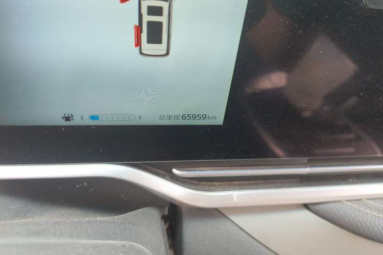 Used SAIC MAXUS G90 2022 2.0T Galaxy Seven-Seater Version Odometer Close Up