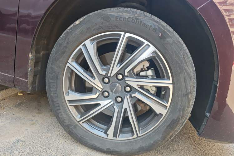 Used SAIC MAXUS G90 2022 2.0T Xingyun Seven-Seater Version Right Front Wheel Hub