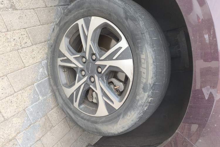 Used SAIC MAXUS G90 2022 2.0T Galaxy Seven-Seater Version Right Front Wheel Hub