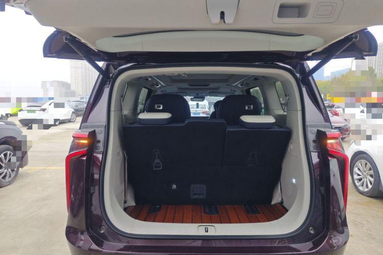 Used SAIC MAXUS G90 2022 2.0T Interstellar Seven-Seater Trunk