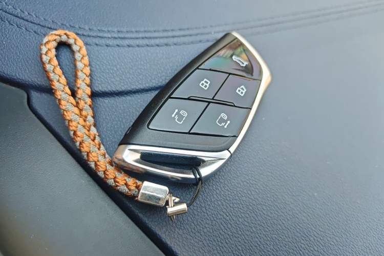 Used SAIC MAXUS G90 2022 2.0T Xingyun Seven-Seater Version Vehicle Key