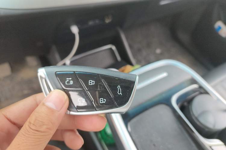 Used SAIC MAXUS G90 2022 2.0T Galaxy Seven-Seater Version Vehicle Key